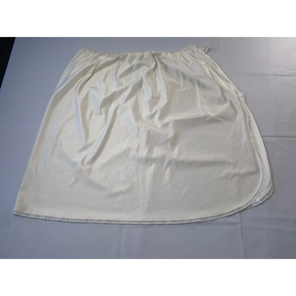 VTG Vanity‎ Fair Cream Silky Half Slip 2XL Lace Lingerie Classic  Romantic